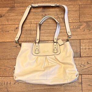 Coach Beige Leather Shoulder Bag Y2K